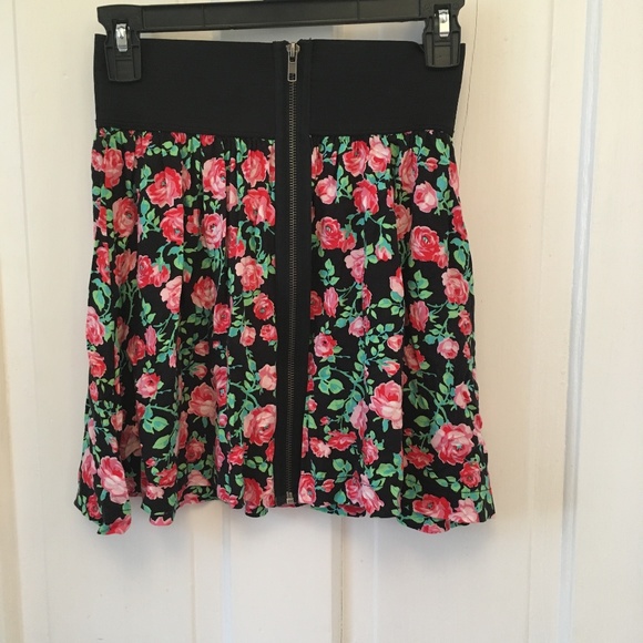 PINK VS zipper skirt - Picture 4 of 6